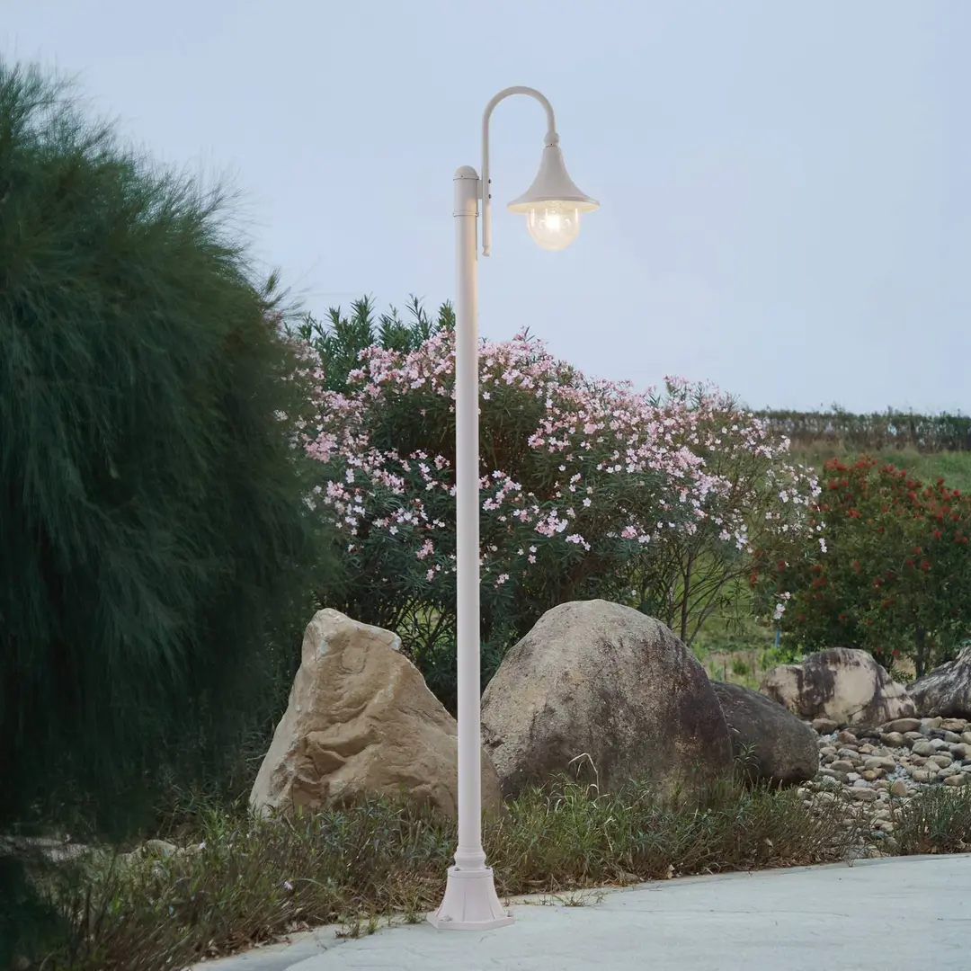 Lindby Außenleuchte Daphne, 220 cm, weiß, Metall, E27