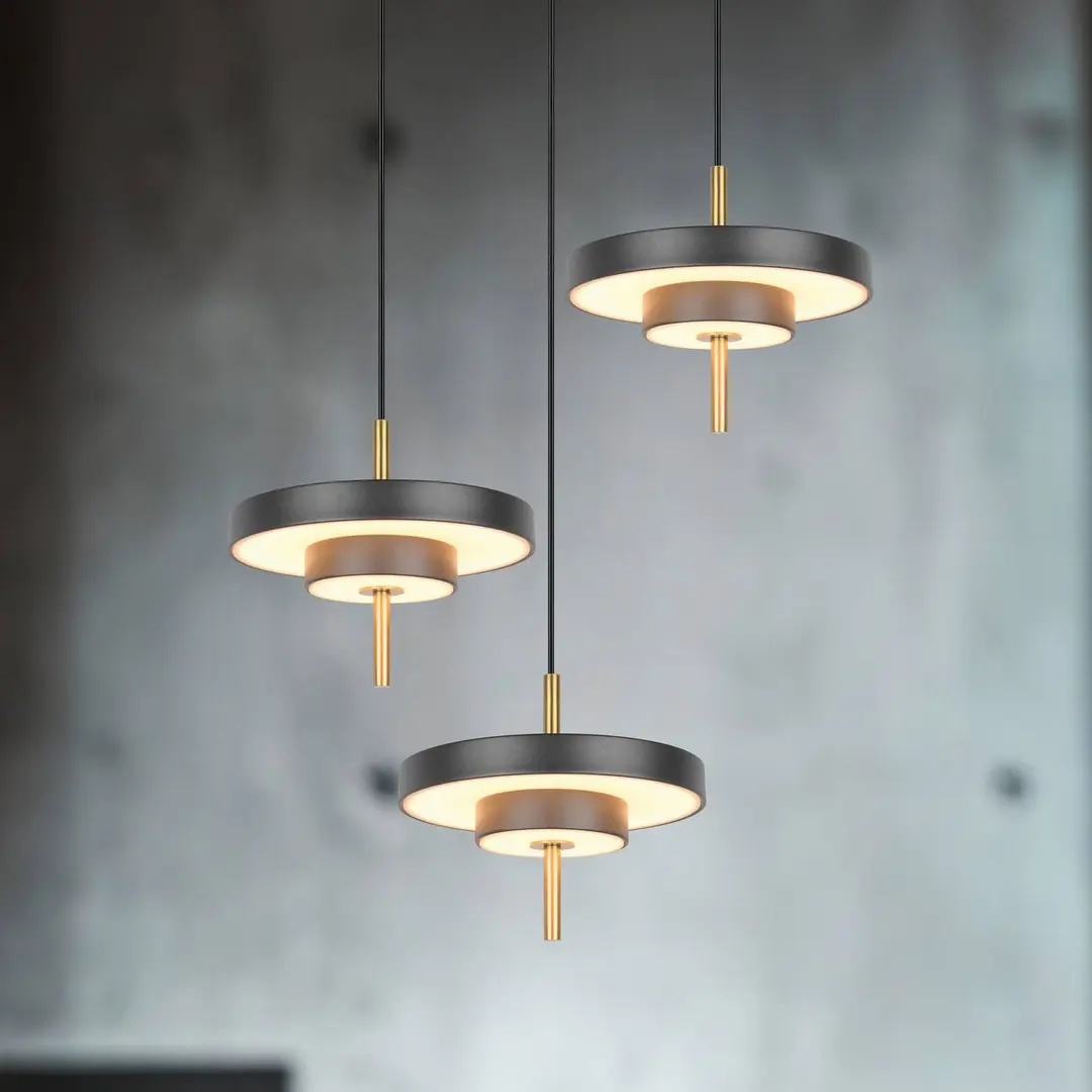 Trio Lighting LED-Hängelampe Keaton, schwarz/goldfarben Ø 45 cm CCT 3-flg.