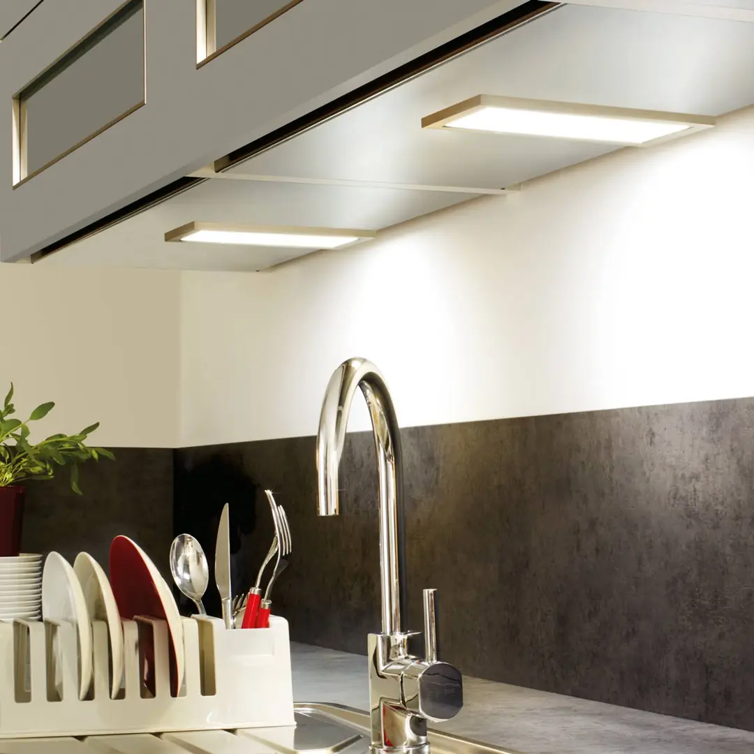 Hera Flache Unterbauleuchte LED Sky Edelstahl 3.000K