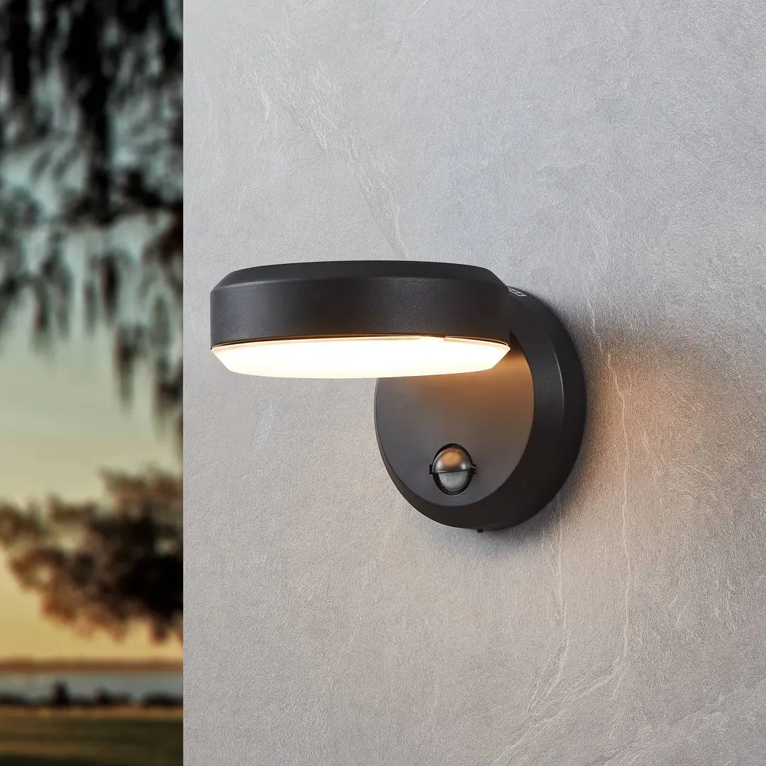 EGLO LED-Außenwandlampe Fornaci, schwarz, Breite 16 cm, Sensor