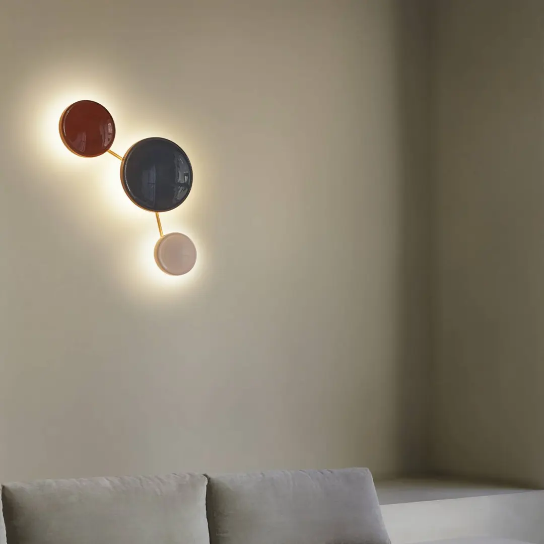 MARSET LED-Wandlampe Caramel, braun, Ø 28 cm, TRIAC, Glas