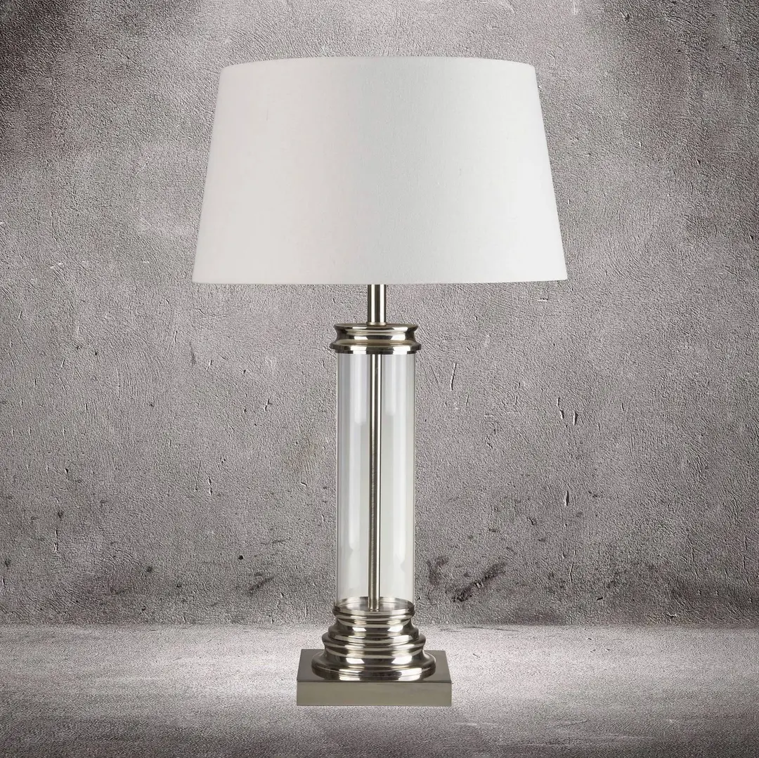 Searchlight Tischleuchte Pedestal, silber mit Schirm in Creme