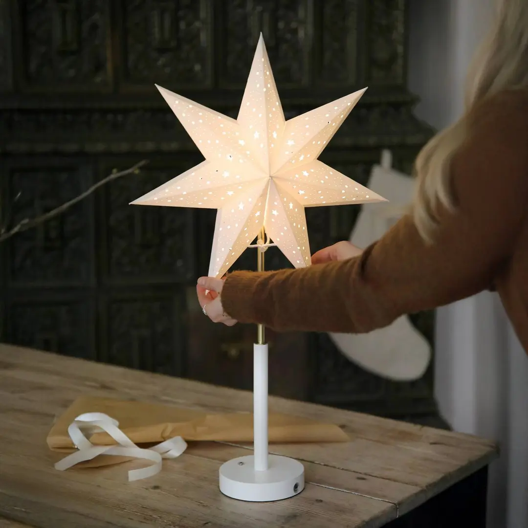 Markslöjd LED-Akku-Papierstern Noella, messing/weiß, Höhe 62 cm
