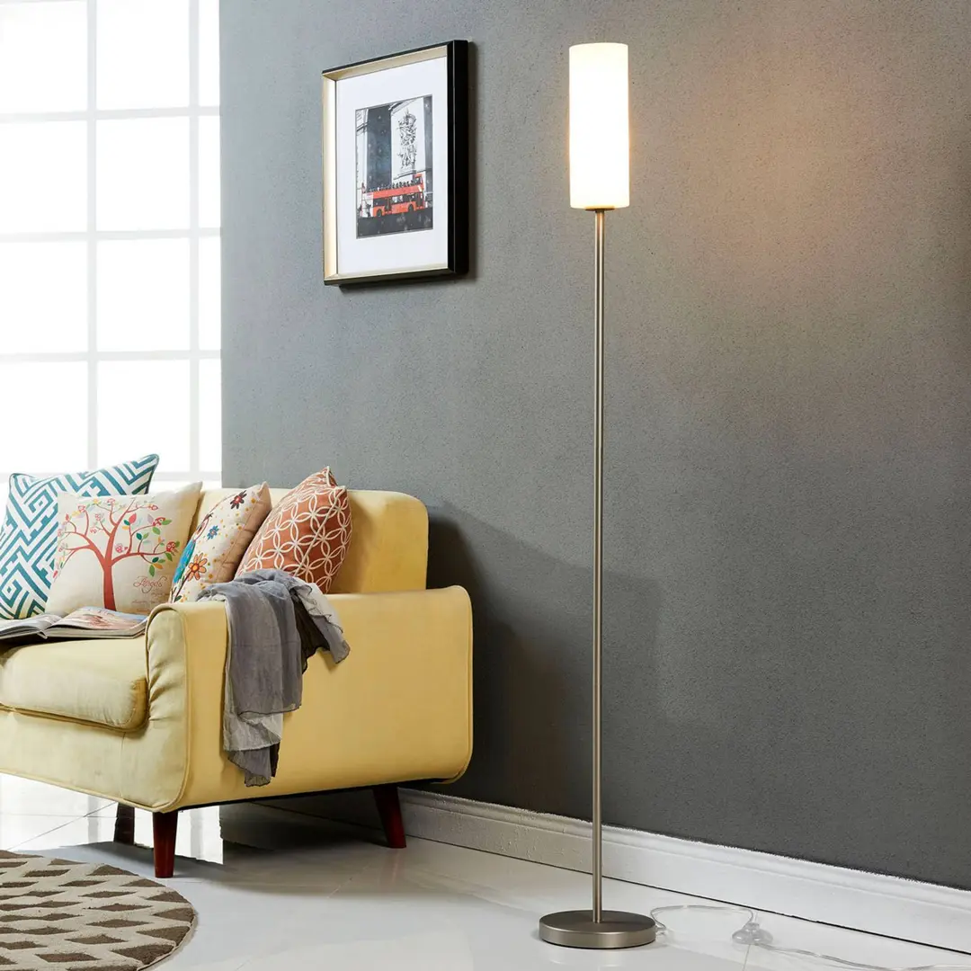 Lindby Stehlampe Vinsta, Höhe 153 cm, weiß, Glas, Metall