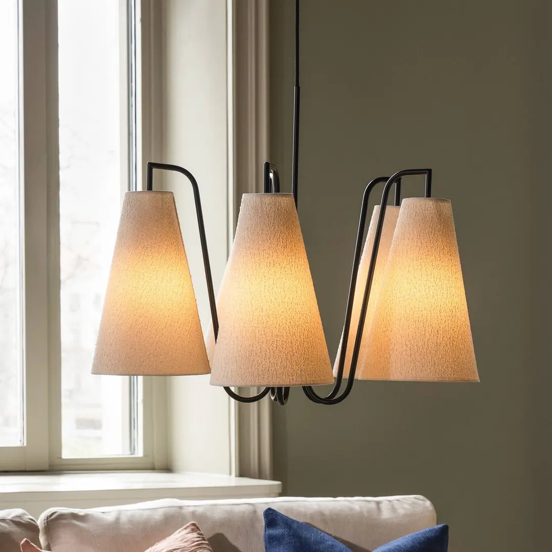 Globen Lighting Hängeleuchte Lou 5 weiß Bouclé/schwarz Stoff