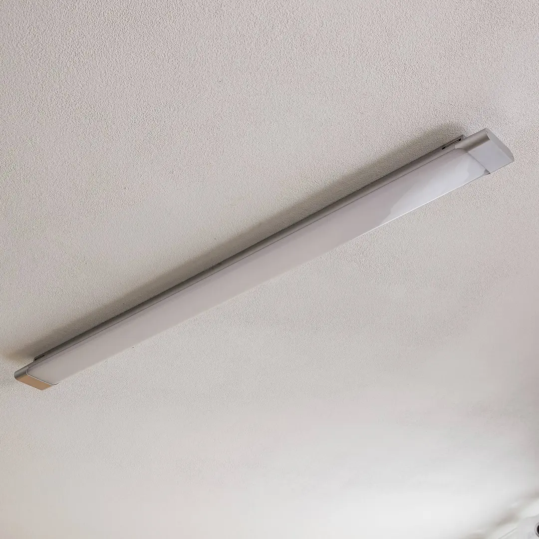 Arcchio LED-Deckenleuchte Vinca, 120 cm, 3.450 lm, 4.000 K