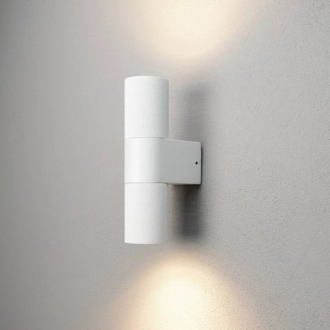 Konstsmide Außenwandlampe Temi, weiß, Breite 11 cm, Alu, up/down