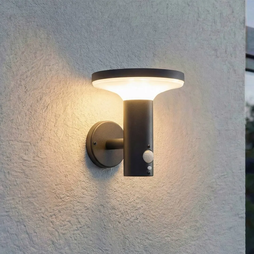 Prios LED-Solarwandleuchte Kalen, 17 cm, schwarz, Sensor