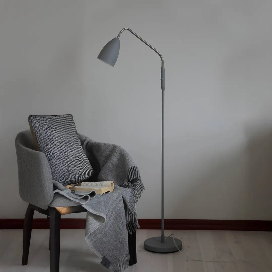 Markslöjd LED-Standleuchte Patro, grau, Metall, dimmbar