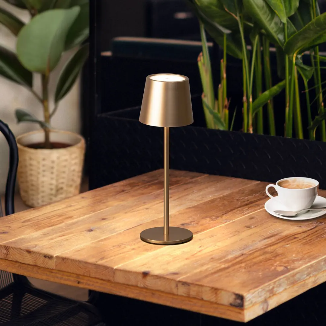 FH Lighting LED-Akku-Tischlampe Roxi, coffeefarben, Metall, IP54, Dimmer