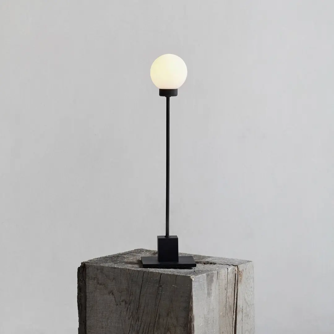Northern Tischleuchte Snowball, schwarz