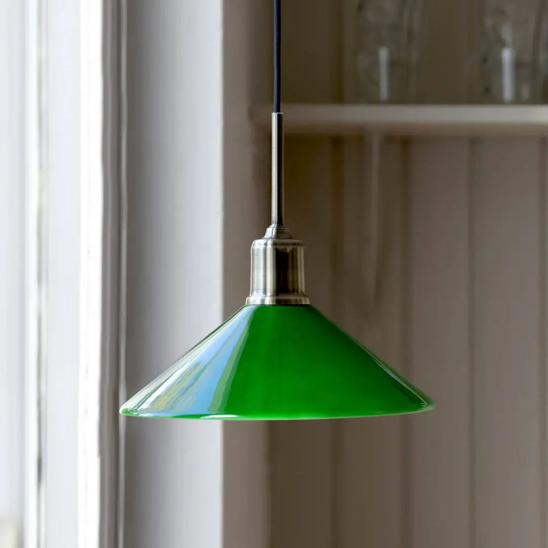 Markslöjd Hängelampe Vela, grün/altmessing, Glas/Eisen Ø 25 cm Stecker