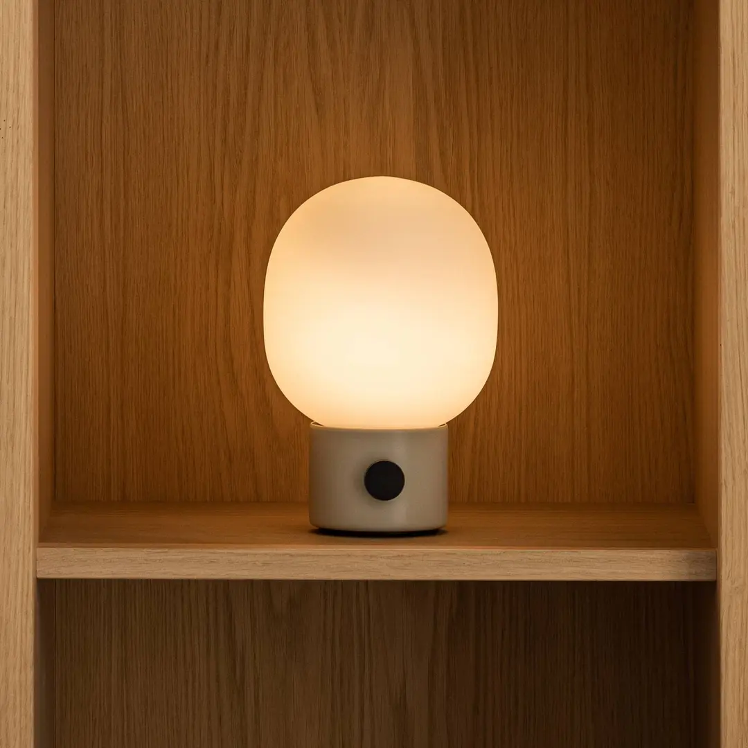 Audo Copenhagen Audo JWDA Akku-Tischleuchte, alabaster
