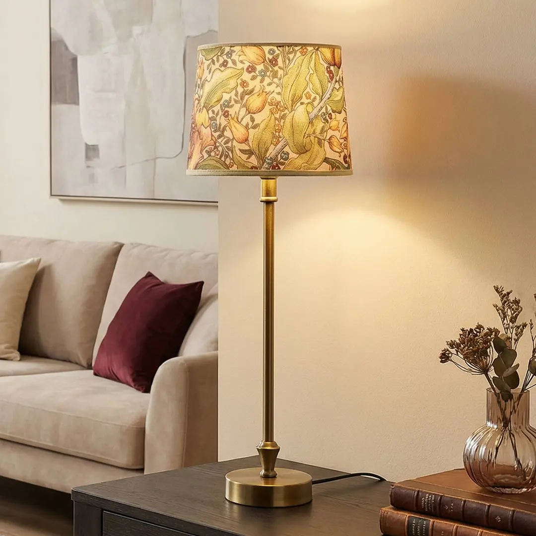 PR Home Tischleuchte Liam, messing, Schirm Sofia Theo beige