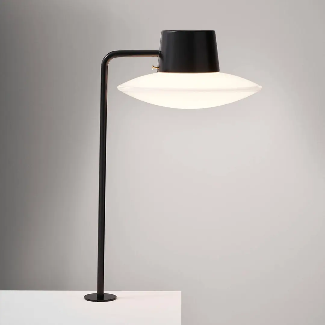 Louis Poulsen AJ Oxford Tischlampe, Pin, opal 41cm