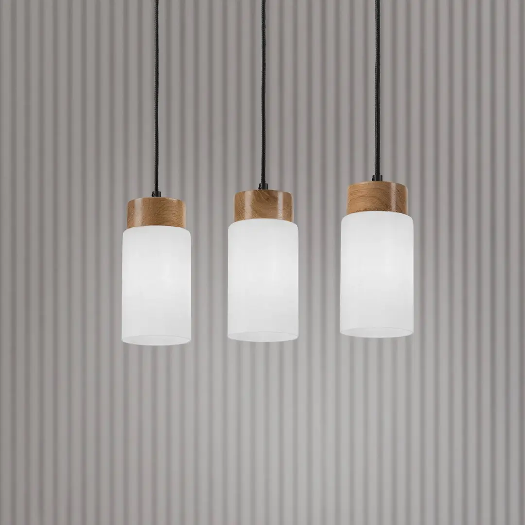 Lamkur Hängeleuchte Markus, Opalglas/Eichenholz, Länge 60 cm 3-flg.