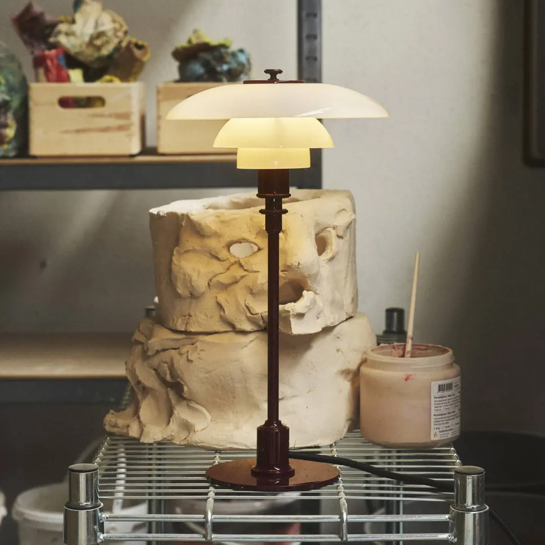 Louis Poulsen Tischlampe PH 2/1, burgunder glänzend, Ø 20 cm