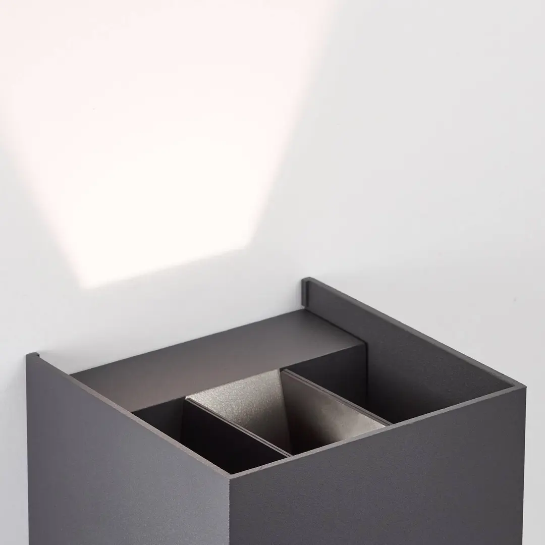 Brilliant LED-Außenwandleuchte Hilly, Höhe 10 cm, dunkelgrau, Metall