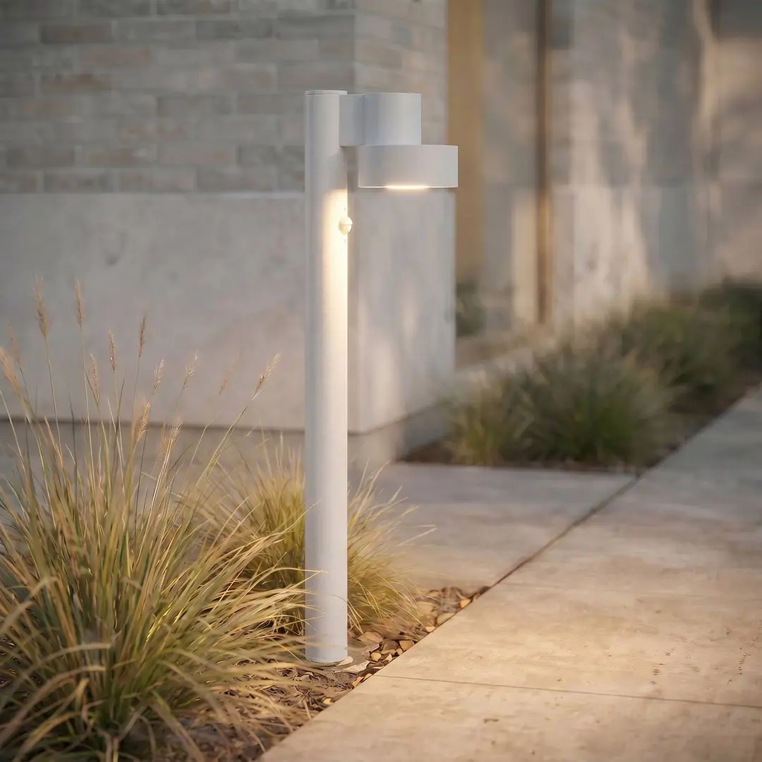 Lucande LED-Wegelampe Elune, hellgrau, Sensor, IP44, 77 cm