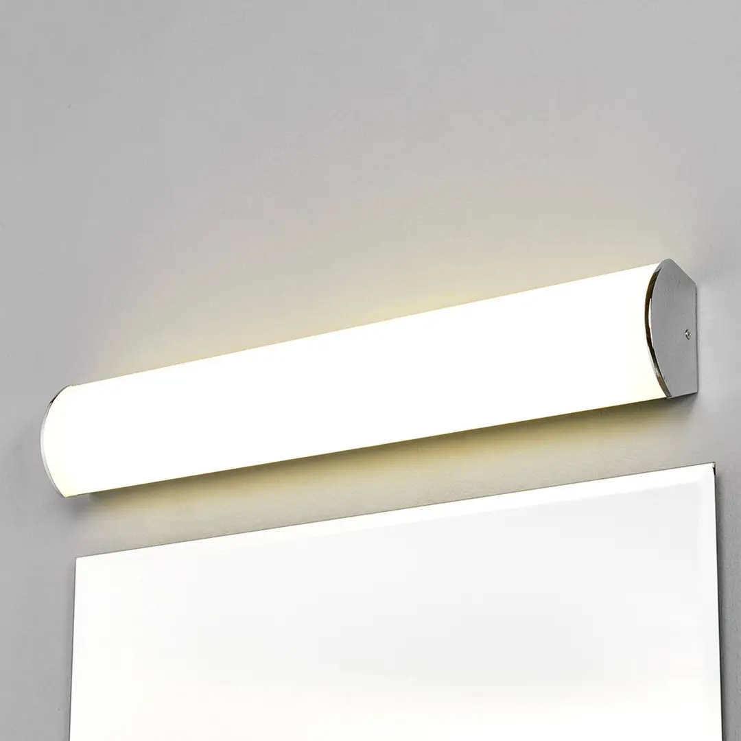 Lindby LED-Bad-Wandleuchte Elanur, weiß/chrom, 58 cm, IP44