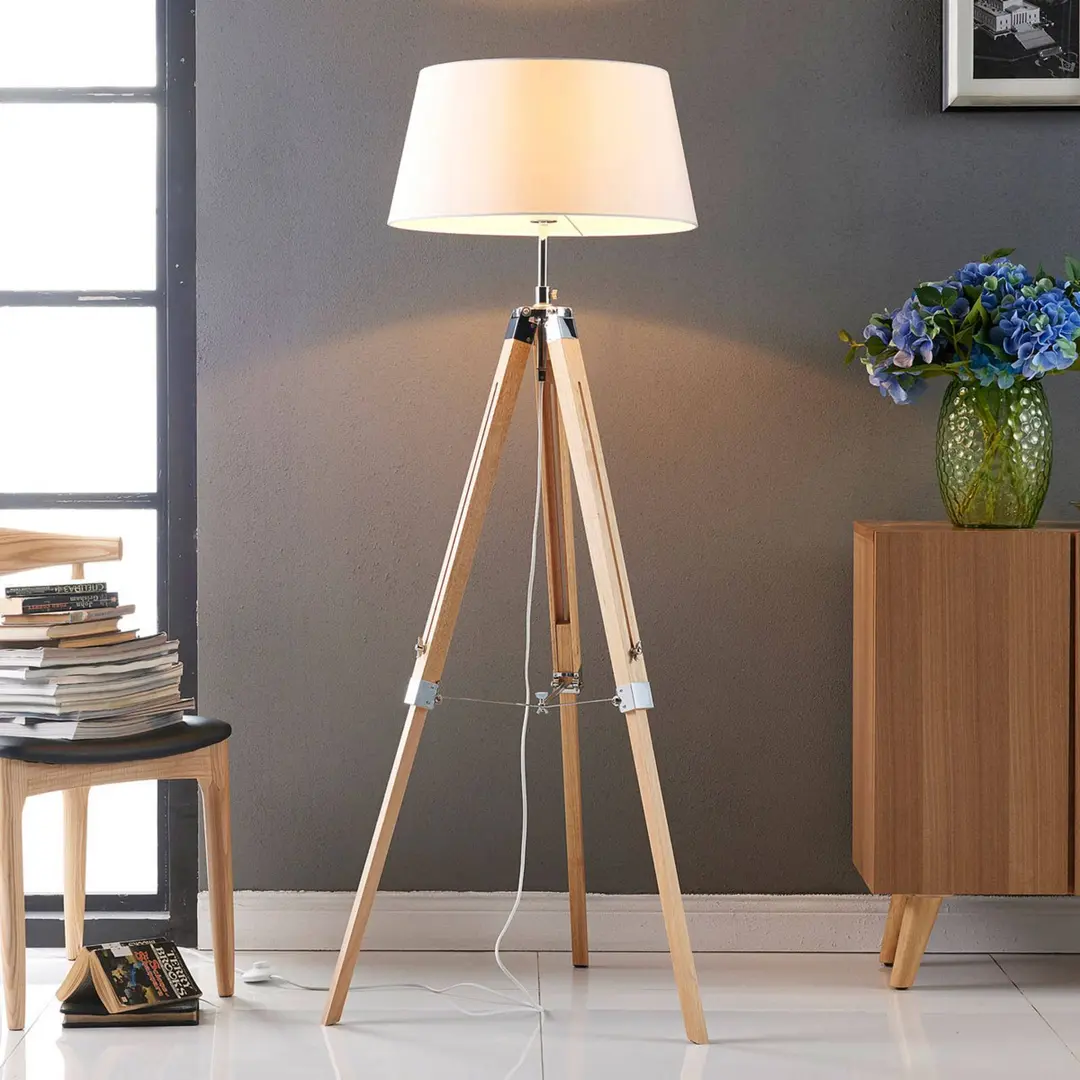Lindby Stehlampe Katie, 162 cm, weiß, Textil, Holz, Tripod