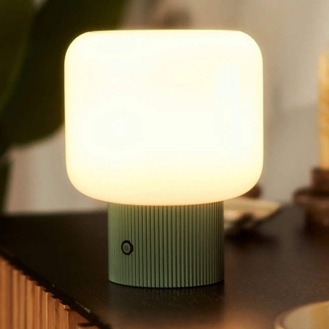 Lucande LED-Akku-Tischleuchte Katrin Palme, grün, Glas