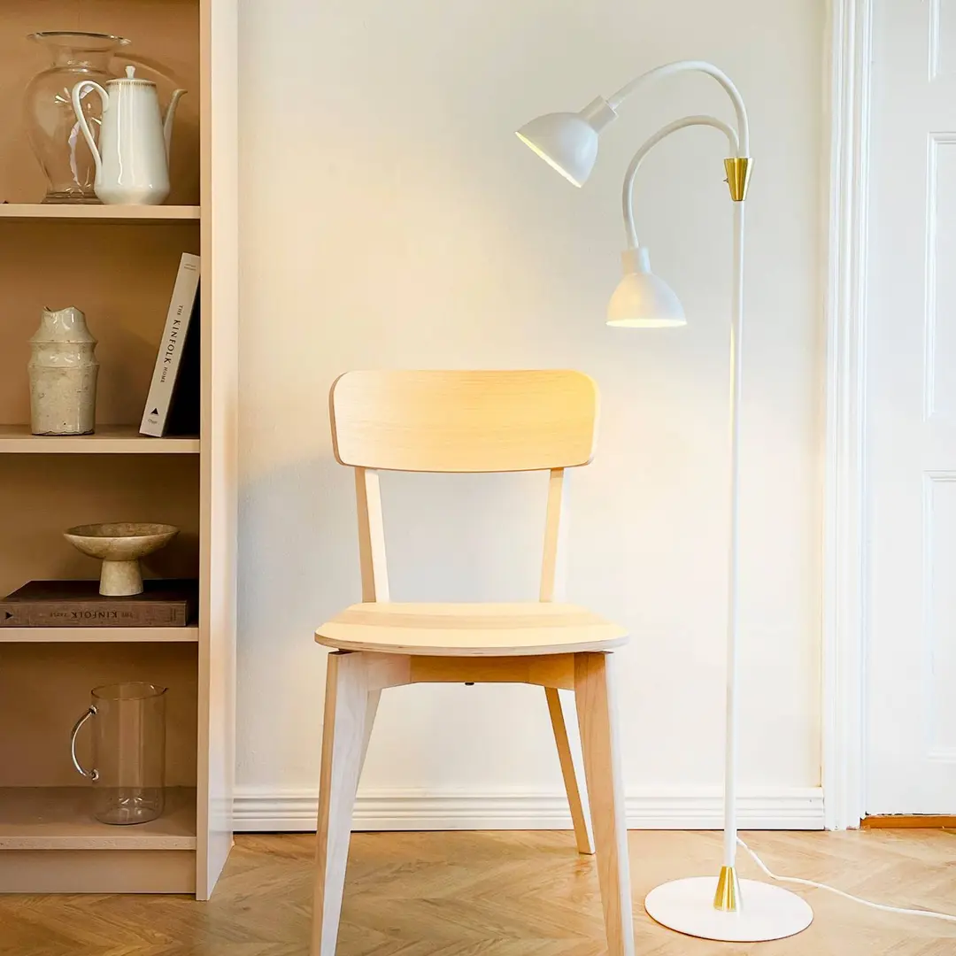 Dyberg Larsen Stehlampe Lilje, weiß, Höhe 135 cm, 2-flg.