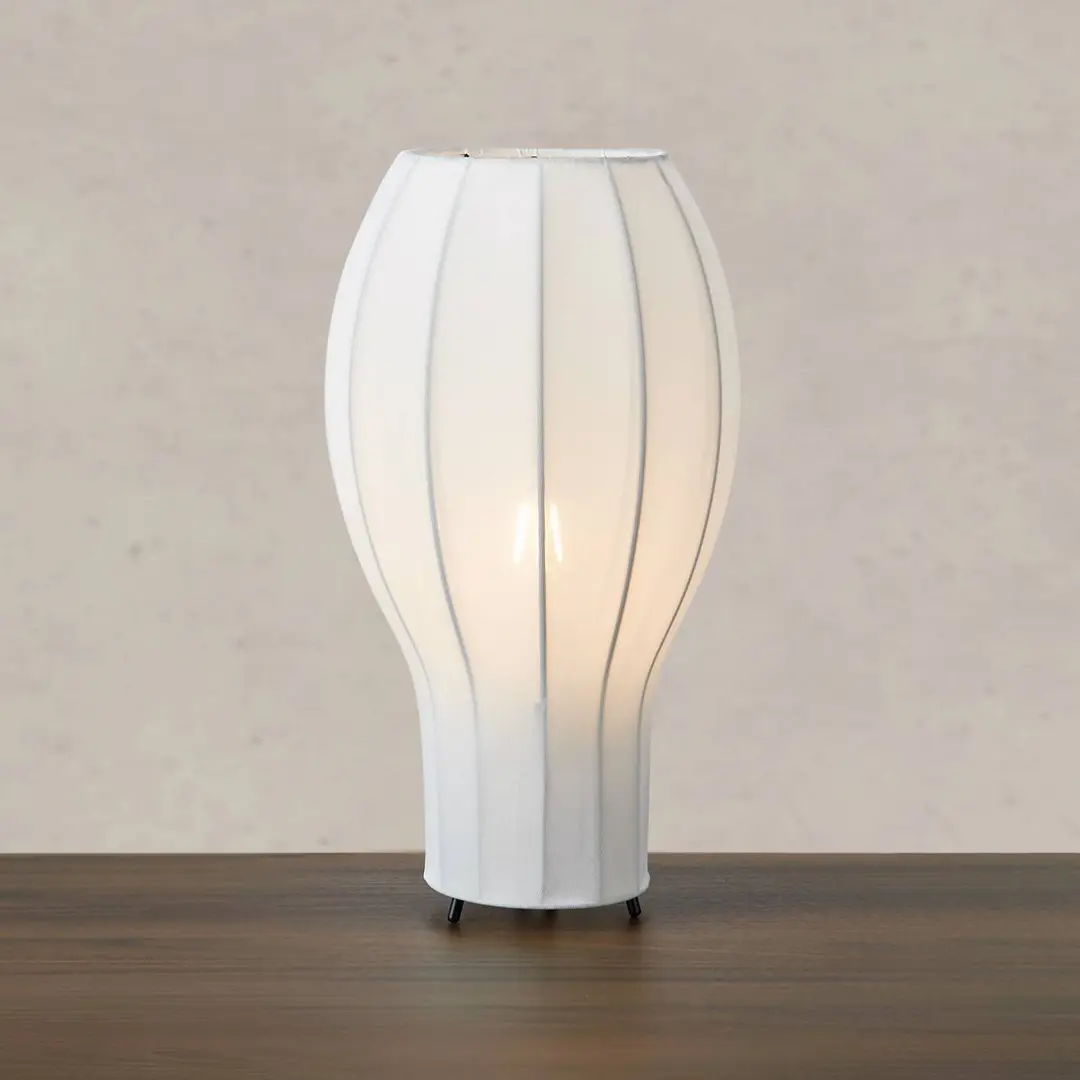Markslöjd Tischlampe Hikari, Ø 22 cm, weiß/schwarz, Stoff/Metall