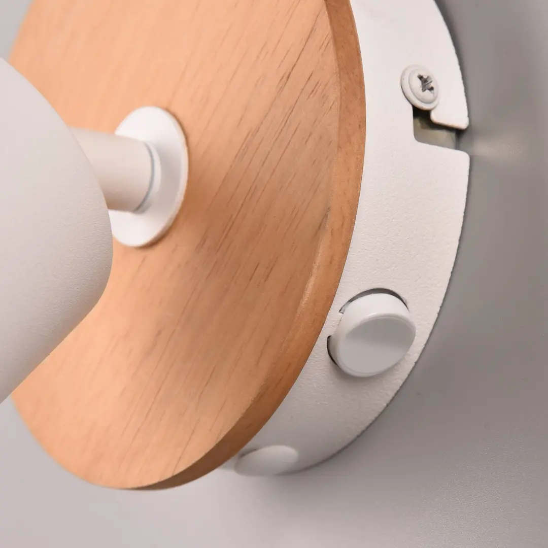 Trio Lighting Wandstrahler Aruni aus Holz, einflammig, weiß