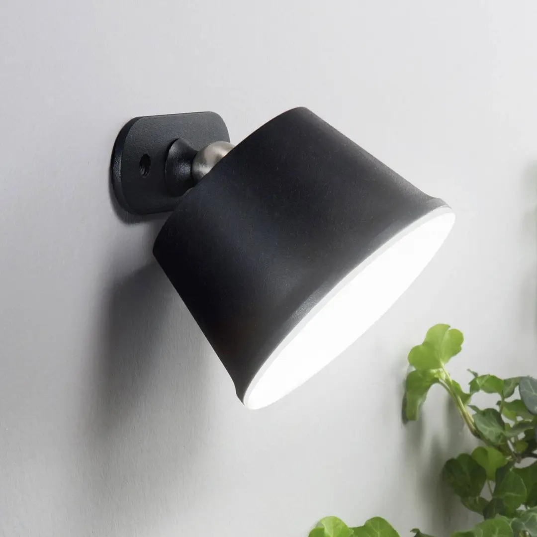 Fabas Luce LED-Akkuleuchte Armanda, schwarz, Magnet, universal, IP54