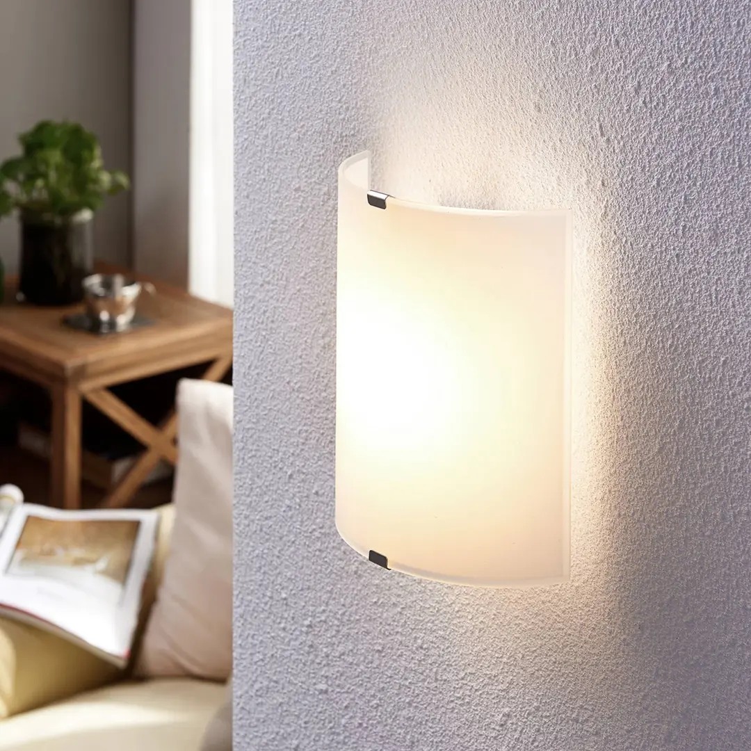 Lindby LED-Wandleuchte Helmi, Höhe 21 cm, Glas, halbrund