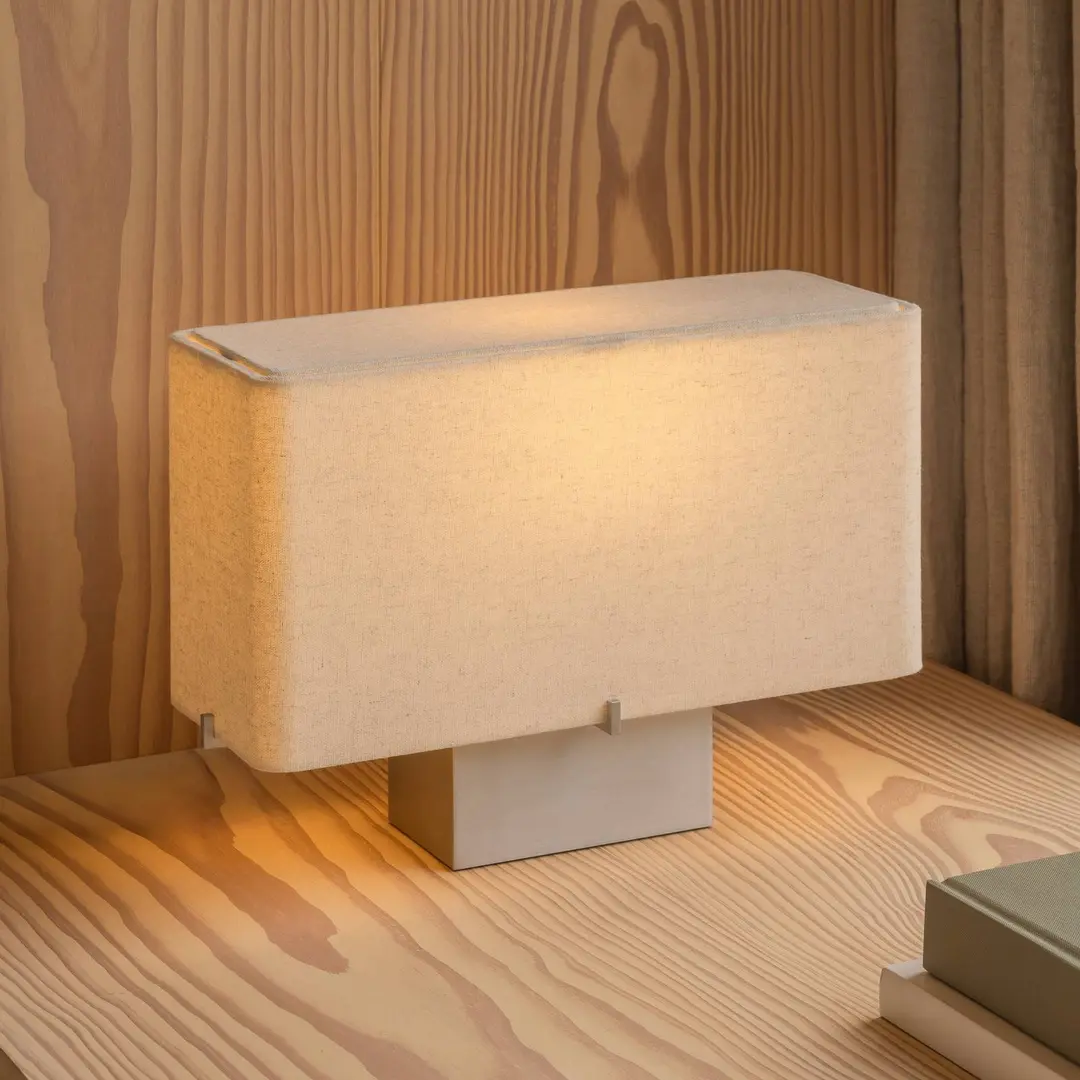Audo Copenhagen Audo Tischlampe Nonna alu-/sandfarben Höhe 24cm Metall/Stoff