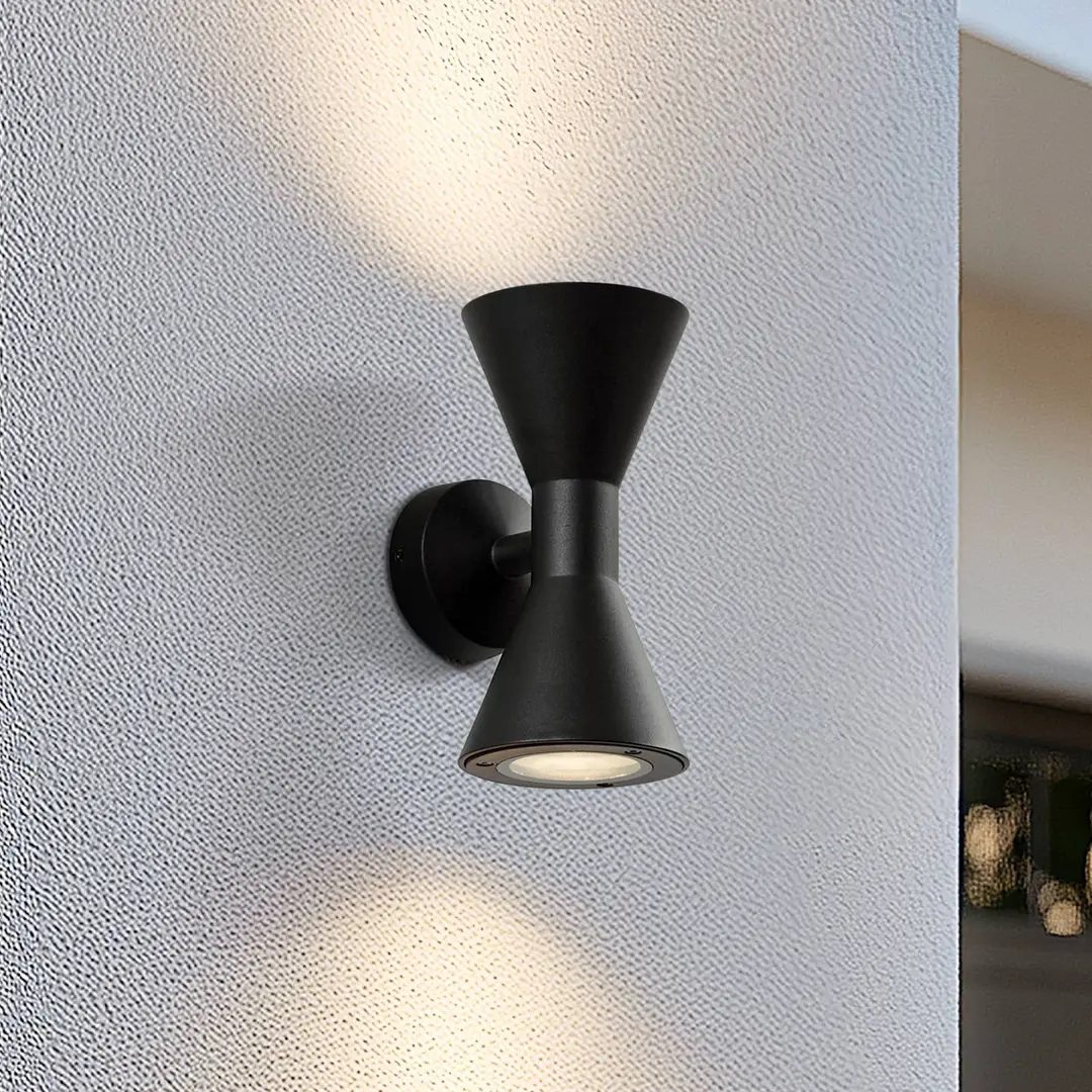 Lucande Außenwandleuchte Xalor, schwarz, IP65, Metall, GU10
