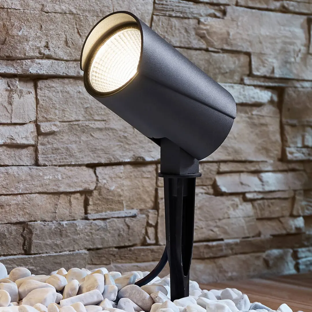 Lucande LED-Außenstrahler Anton, Erdspieß, anthrazit, Metall