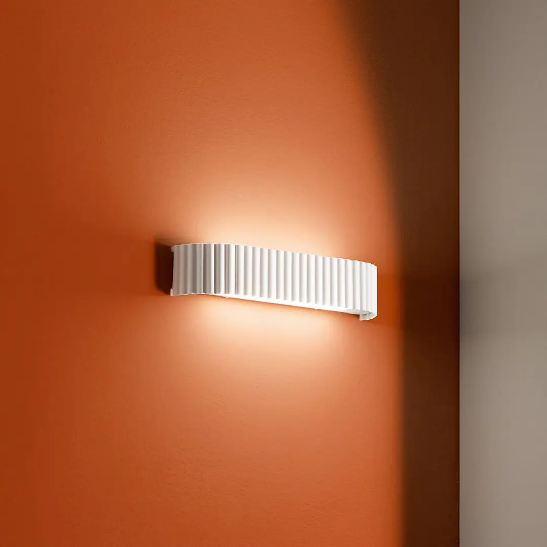 Luce Ambiente Design LED-Wandlampe Niike, weiß, Breite 40 cm, Metall, CCT
