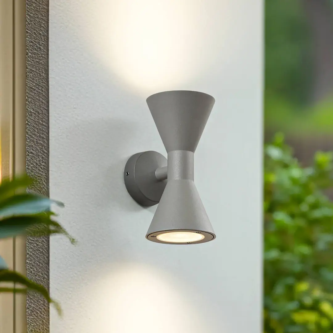 Lucande Außenwandleuchte Xalor, grau, IP65, Metall, GU10