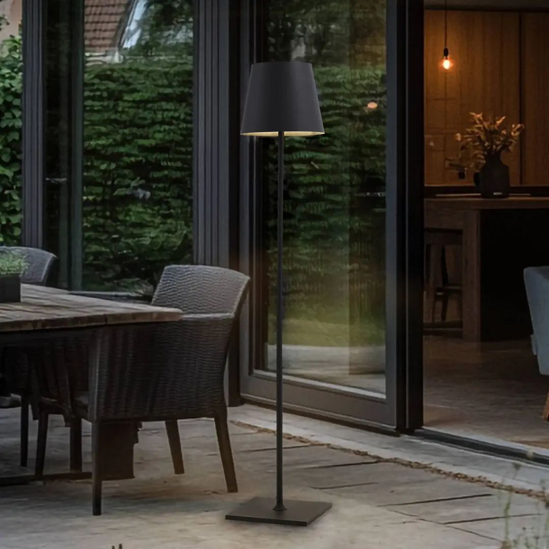 Lucande Terrassenleuchte Andrei, grau, 150cm hoch, IP54, E27