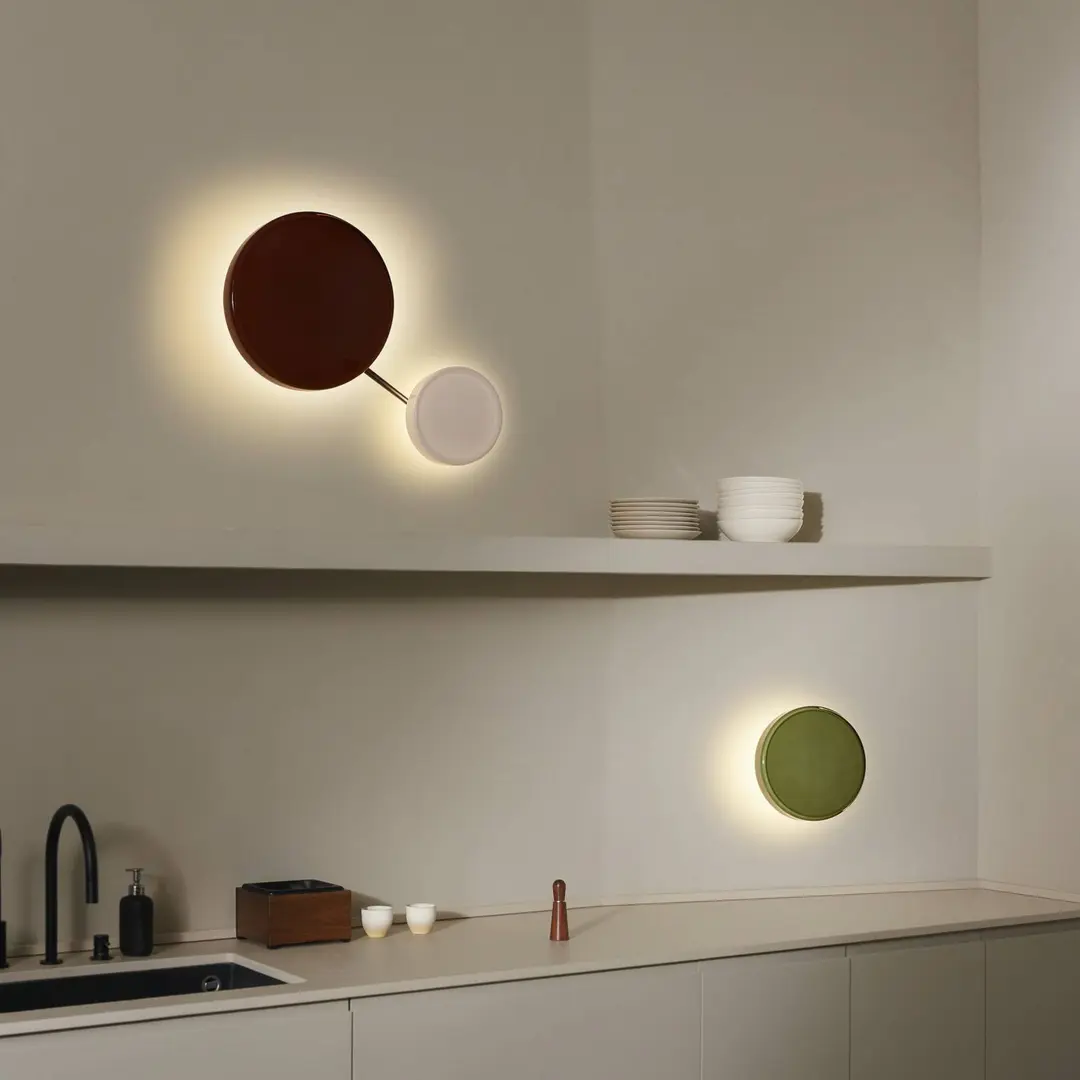 MARSET LED-Wandlampe Caramel, opal, Ø 22 cm, TRIAC, Glas