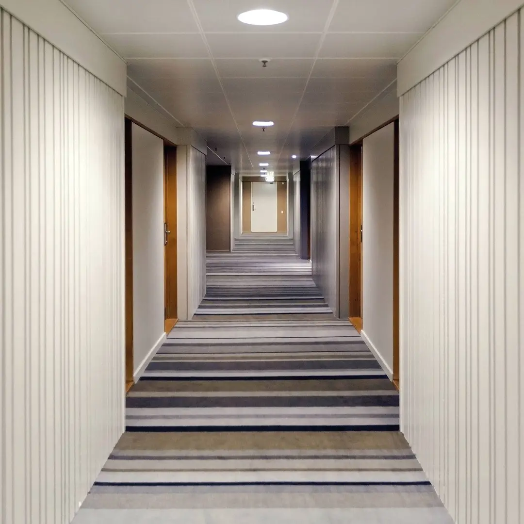 Hera LED-Leuchte FR 65/205 An-/Einbau, chrom, 2.700K