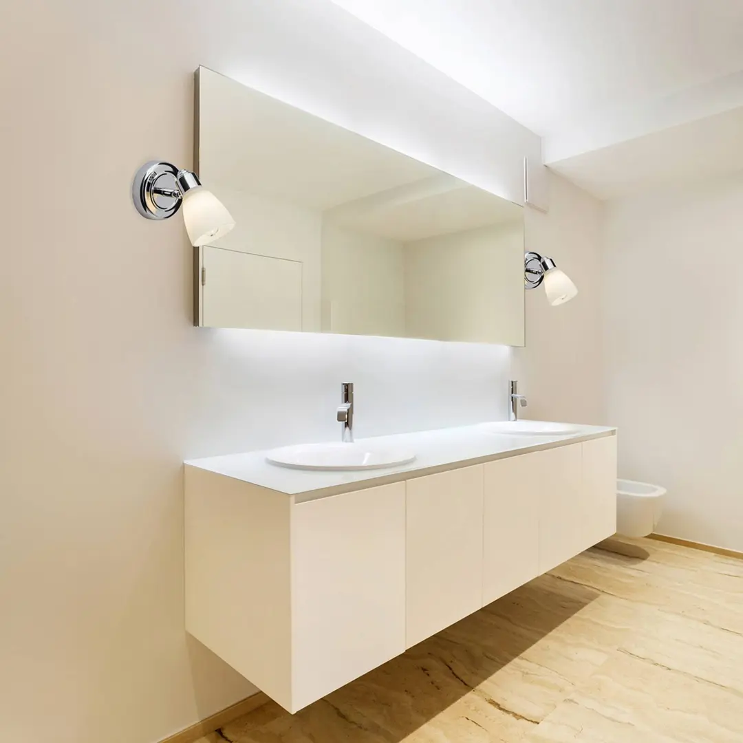 Brilliant Verchromte Wandleuchte Kensington mit IP44