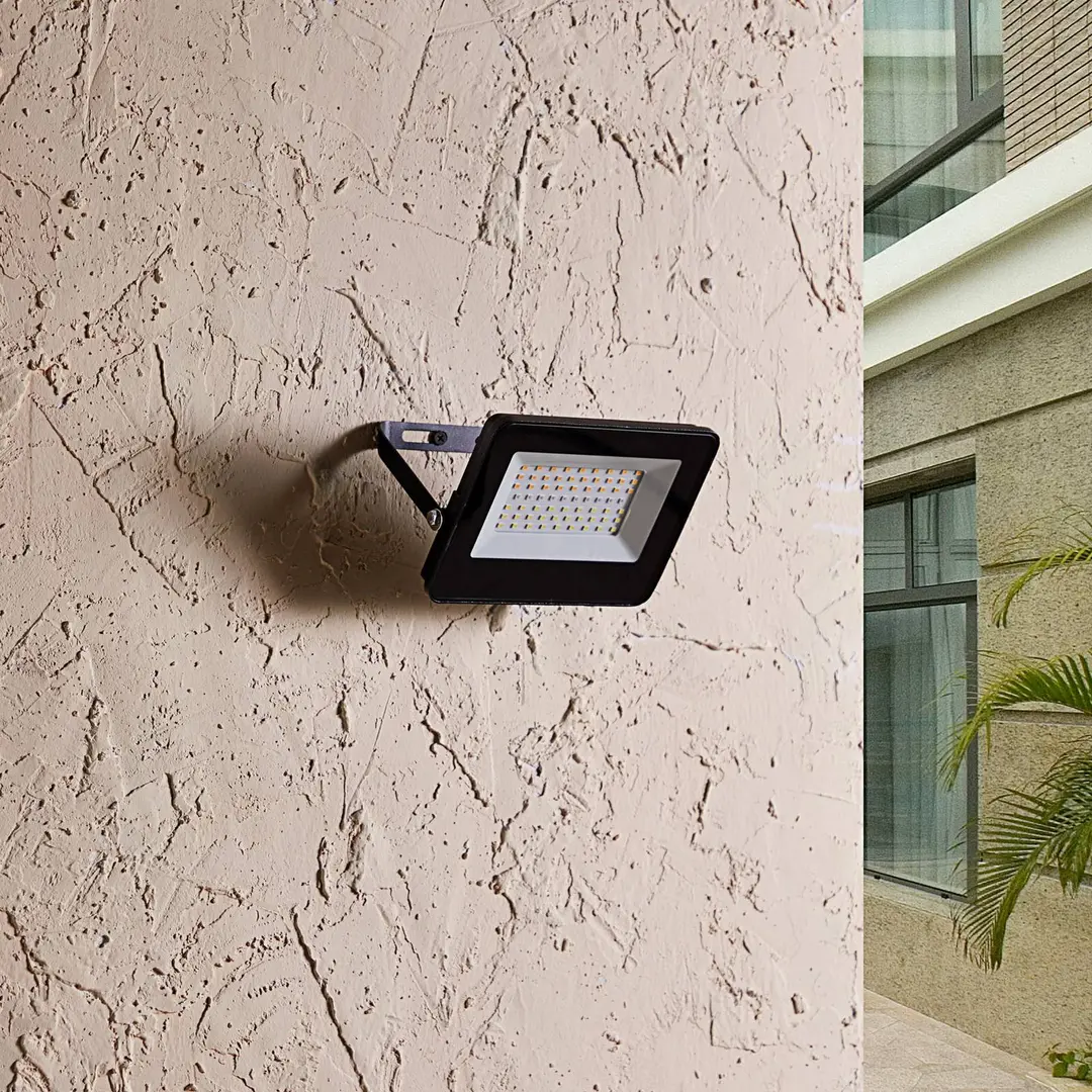 Prios Liezel LED-Außenstrahler 15W RGBW Tuya IP65
