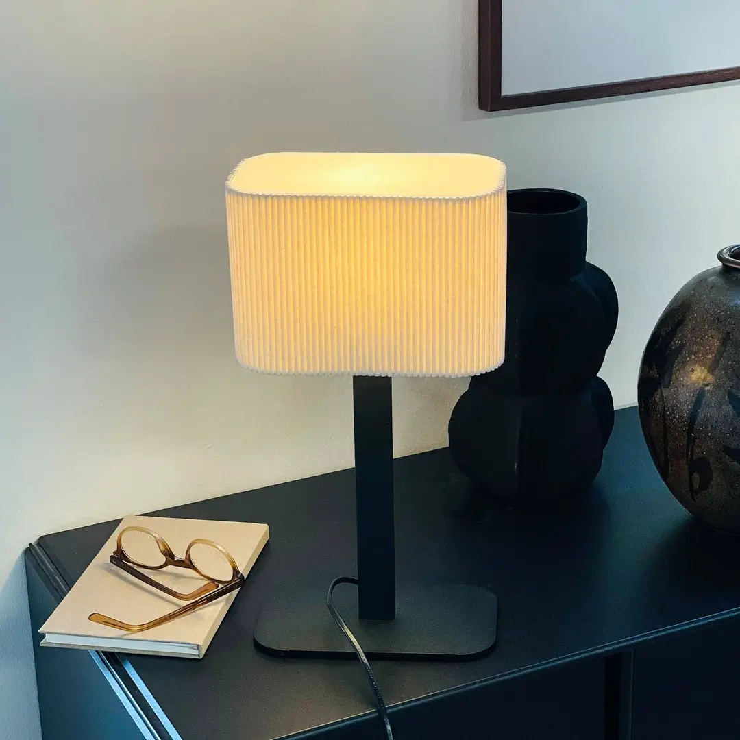 Dyberg Larsen Tischlampe Calix, naturweiß, Höhe 39 cm