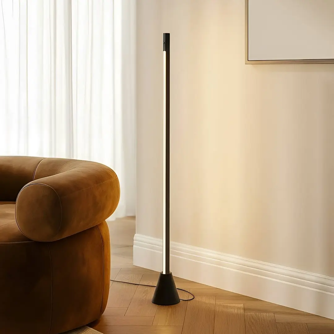 Lucande LED-Stehleuchte Linija, schwarz, Höhe 110 cm, Sensor