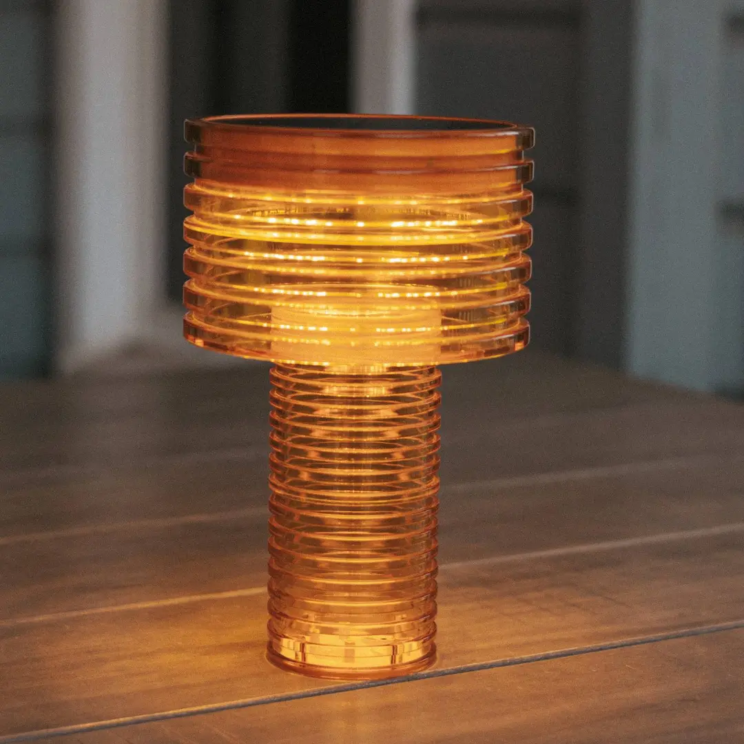 Newgarden LED-Solar-Tischleuchte Ambar, orange, PMMA, IP44