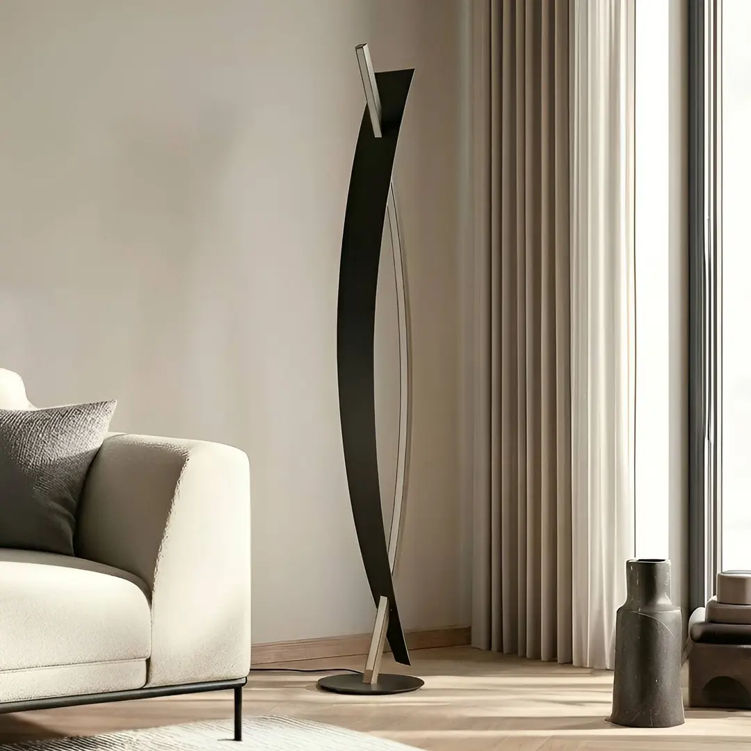 Lucande LED-Stehleuchte Marija, schwarz, Metall, Höhe 140 cm