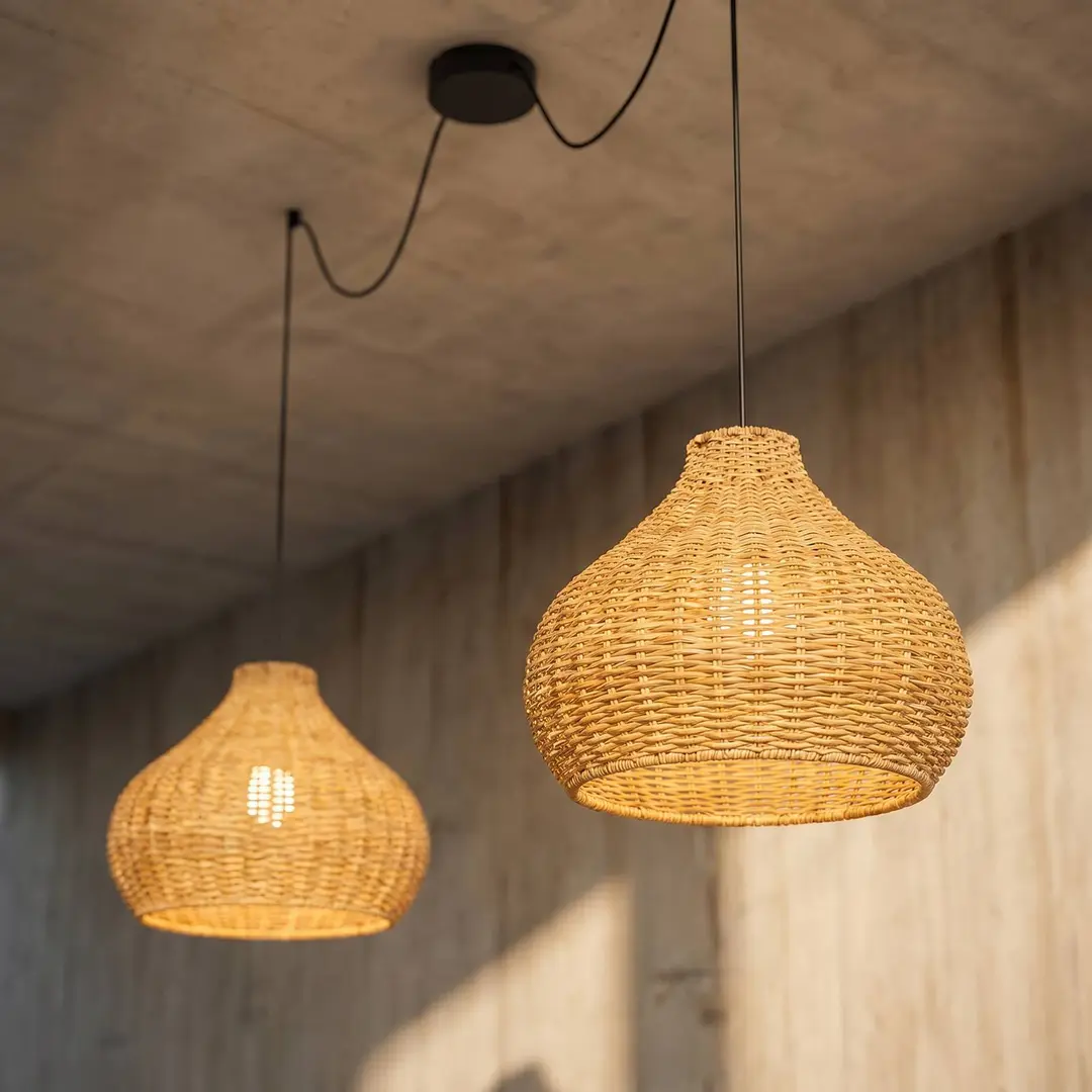Lucande Außenhängelampe Taniola, 2-flg., beige, Rattan, IP44