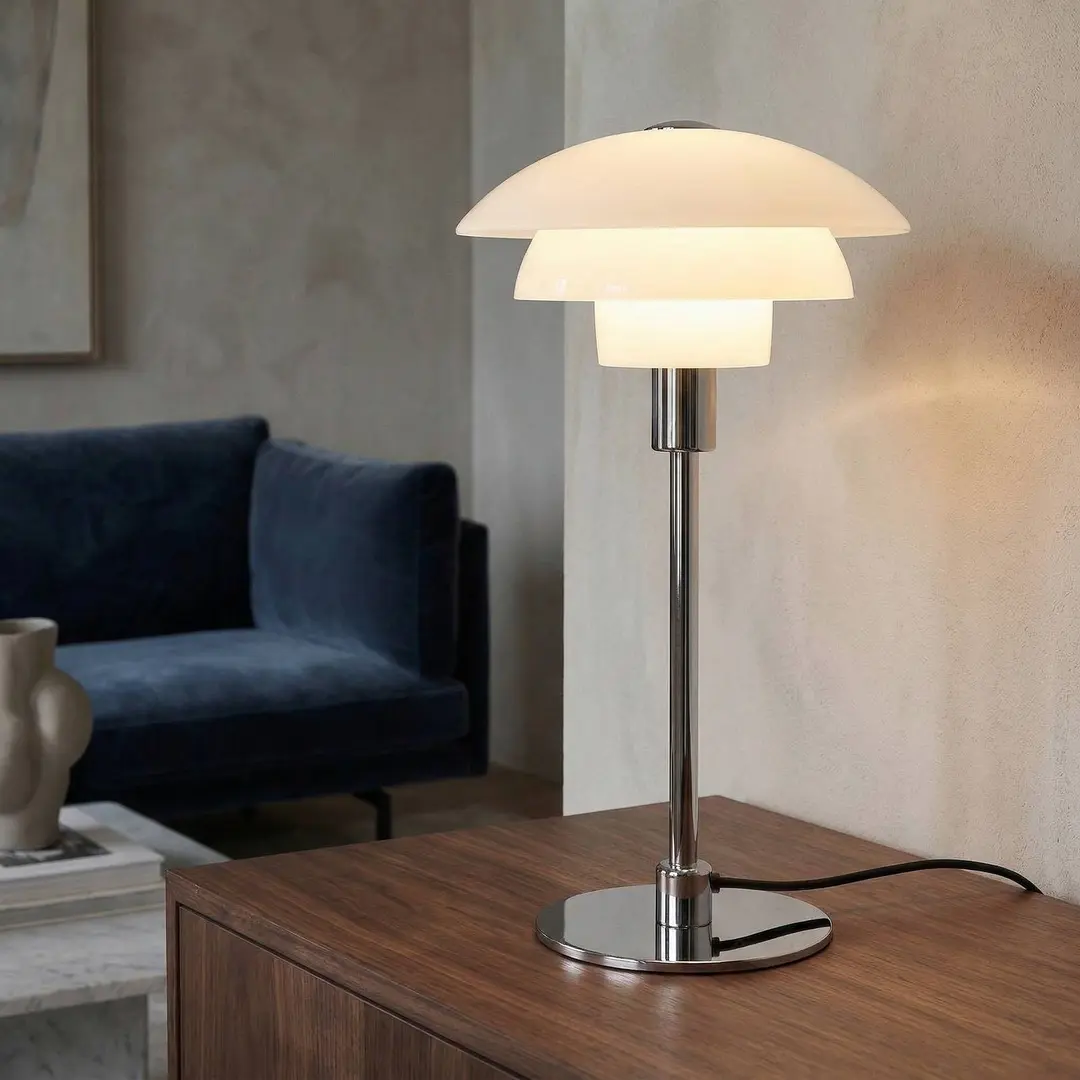 Dyberg Larsen Tischlampe Morph, opal, Höhe 35 cm, Glas
