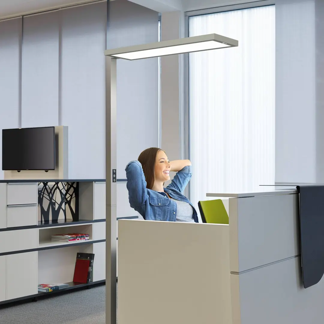 Maul LED-Büro-Stehleuchte MAULsenja, silberfarben, Sensor, 196 cm