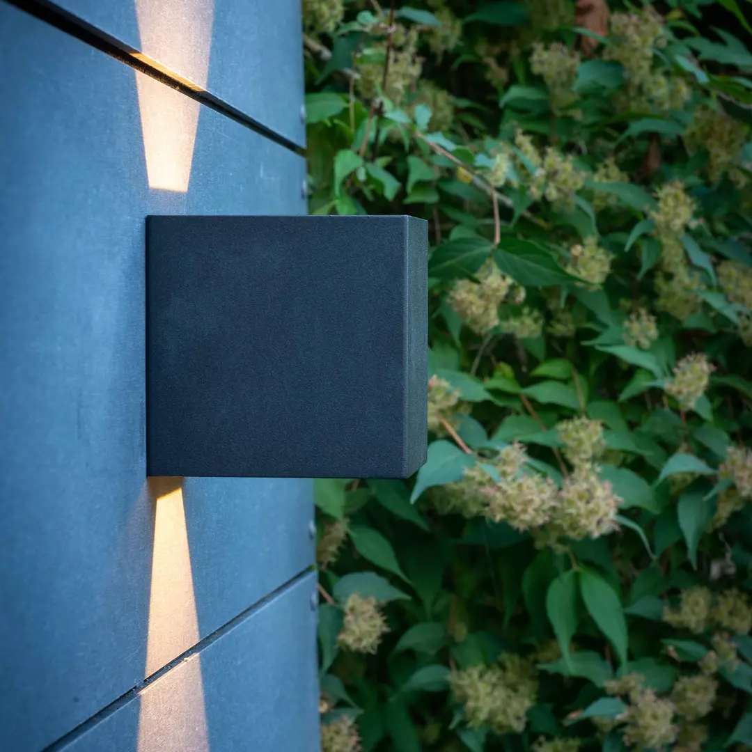 Dyberg Larsen Venus LED-Außen-Wandleuchte