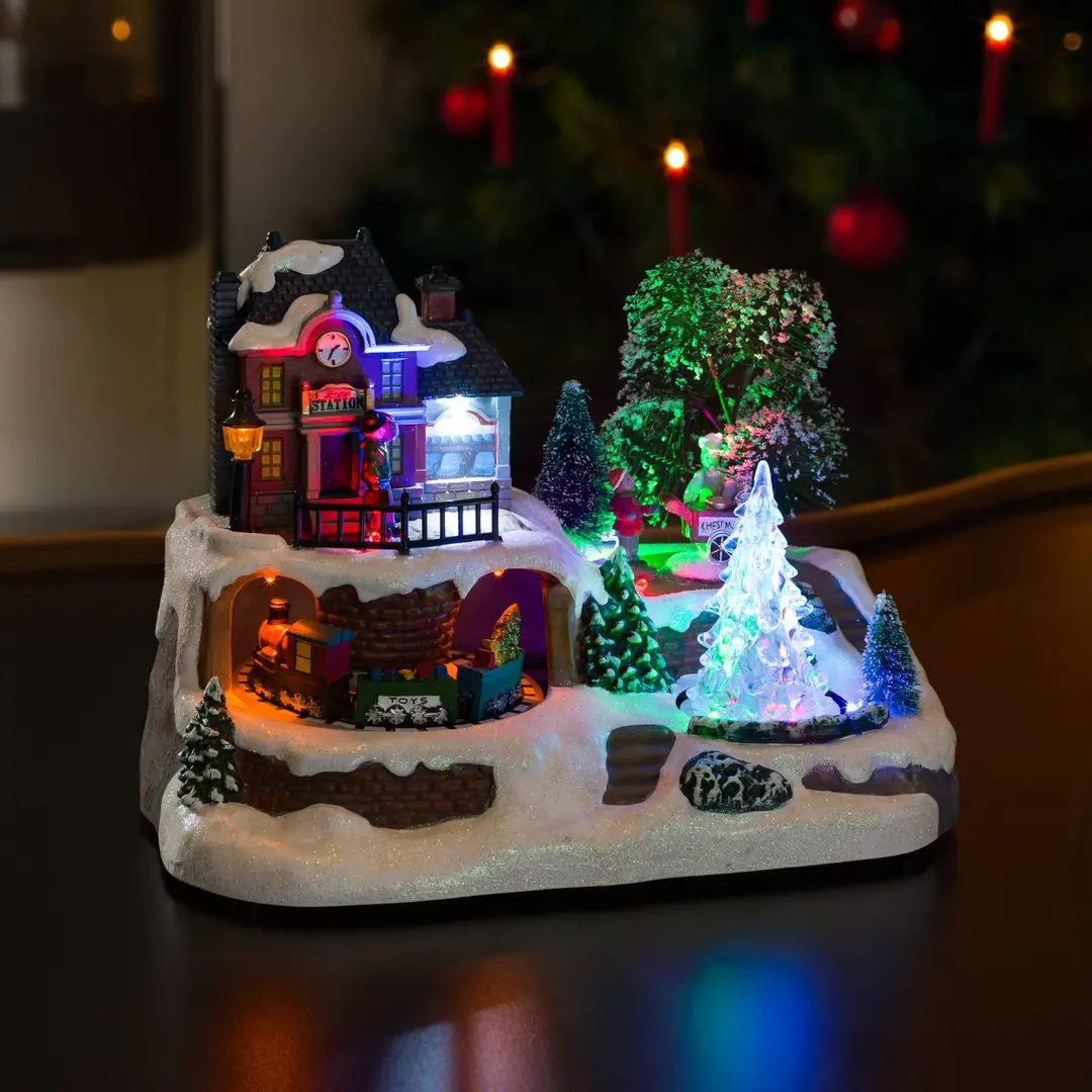 Konstsmide Christmas LED-Dekoleuchte Bahnhof mit Kristallweihnachtsbaum